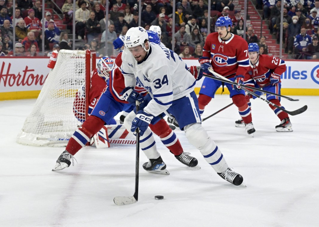 Toronto Maple Leafs forward Auston Matthews (34) plays the puck during the first period of the game against the Montreal Canadiens at the Bell Centre