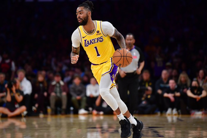 Los Angeles Lakers guard D'Angelo Russell (1) moves the ball up court against the Oklahoma City Thunder