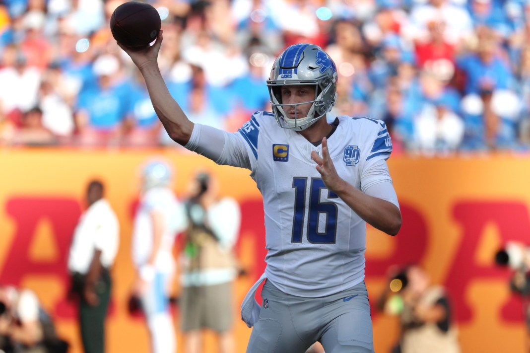 Detroit Lions quarterback Jared Goff (16) throws the ball against the Tampa Bay Buccaneers during the first half at Raymond James Stadium