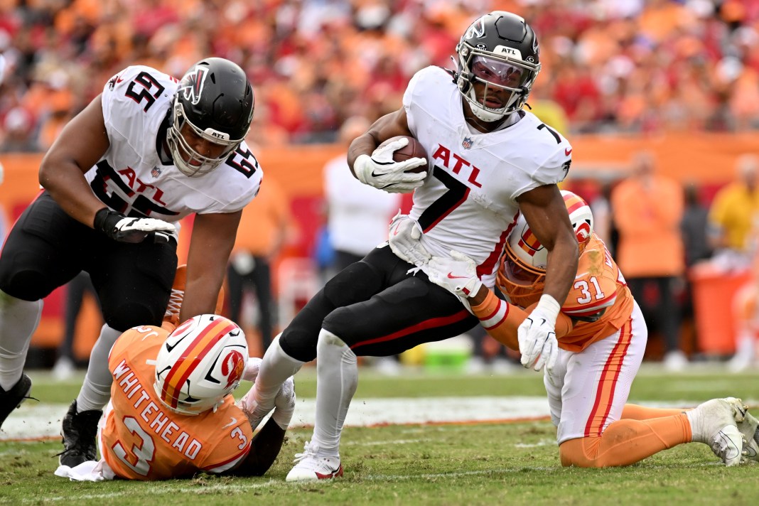 Atlanta Falcons running back Bijan Robinson runs the ball in the first half against the Tampa Bay Buccaneers at Raymond James Stadium.