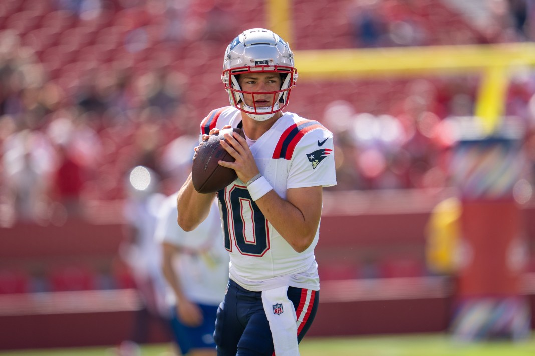 New England Patriots quarterback Drake Maye (10) during warmups before the game against the San Francisco 49ers at Levi's Stadium