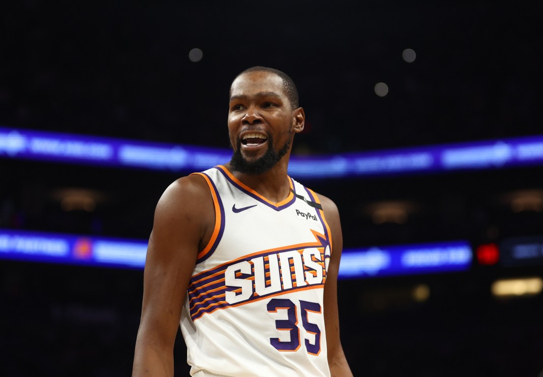 Phoenix Suns forward Kevin Durant against the Los Angeles Lakers at Footprint Center.