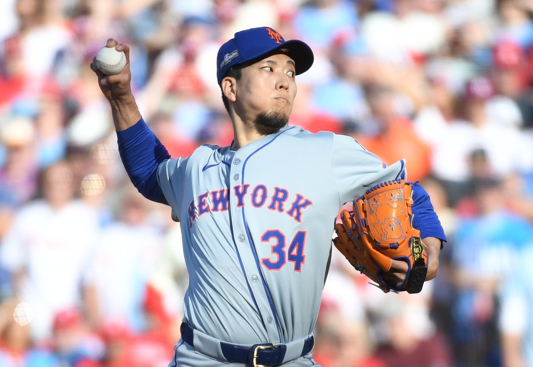 New York Mets pitcher Kodai Senga (34) throws a pitch against the Philadelphia Phillies in the first inning in game one of the NLDS for the 2024 MLB Playoffs