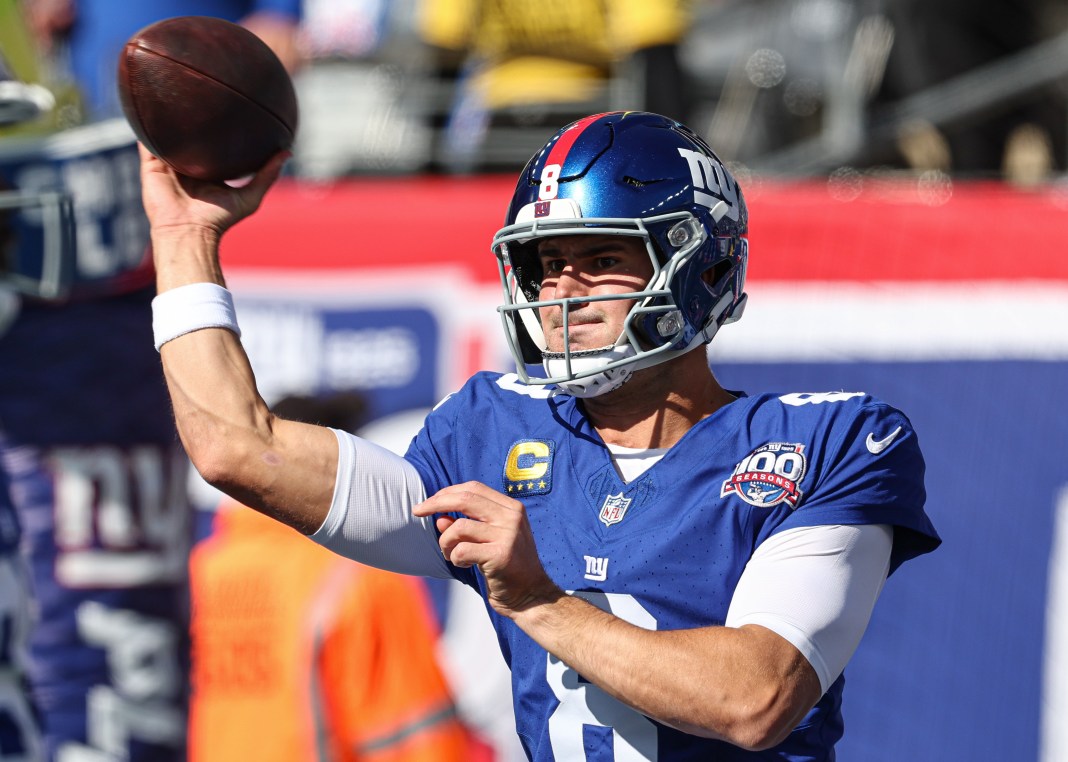 New York Giants quarterback Daniel Jones (8) warms up before the game against the Philadelphia Eagles at MetLife Stadium