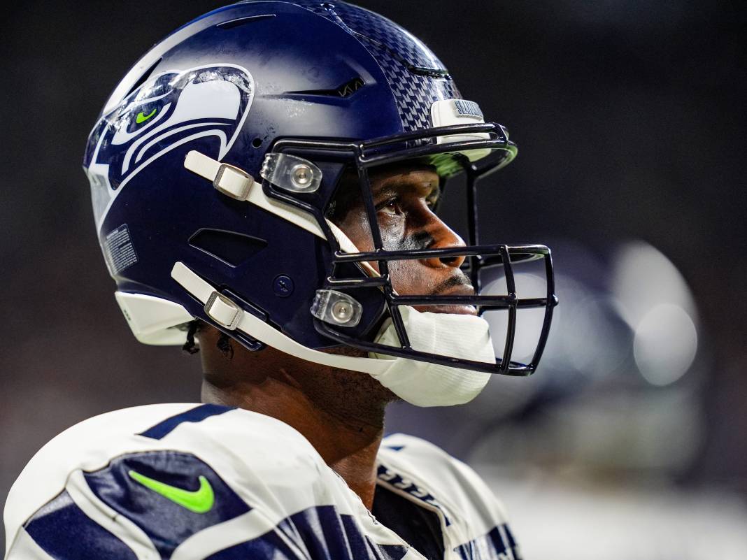 Seattle Seahawks Seattle Seahawks quarterback Geno Smith (7) looks at the scoreboard after the Detroit Lions scored a touchdown during the N.F.L. game against the Seattle Seahawks