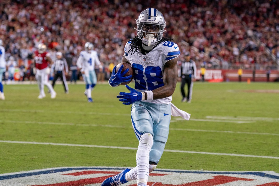 Dallas Cowboys wide receiver CeeDee Lamb catches the football for a touchdown against the San Francisco 49ers