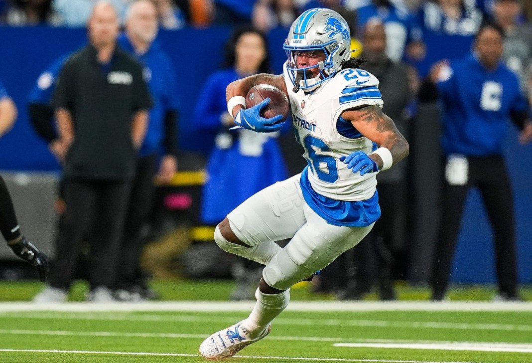 Detroit Lions running back Jahmyr Gibbs runs against Indianapolis Colts