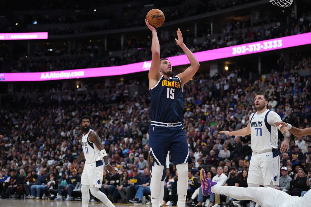 Denver Nuggets center Nikola Jokic shoots the ball in the second quarter against the Dallas Mavericks