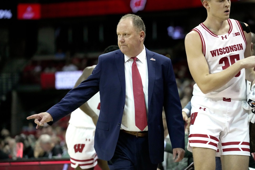 wisconsin badgers head coach greg gard